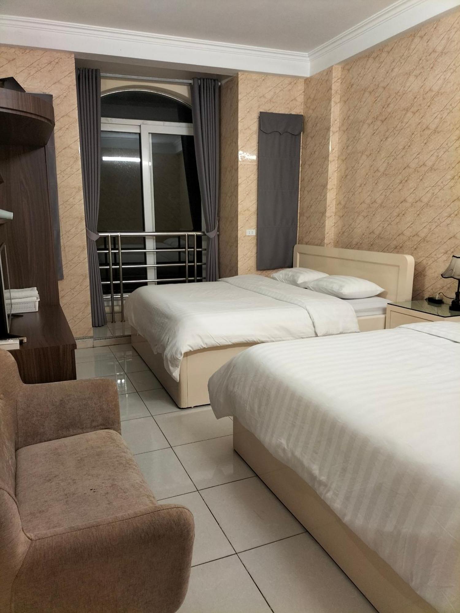 Roma Hotel Noi Bai airport Hanoi Esterno foto