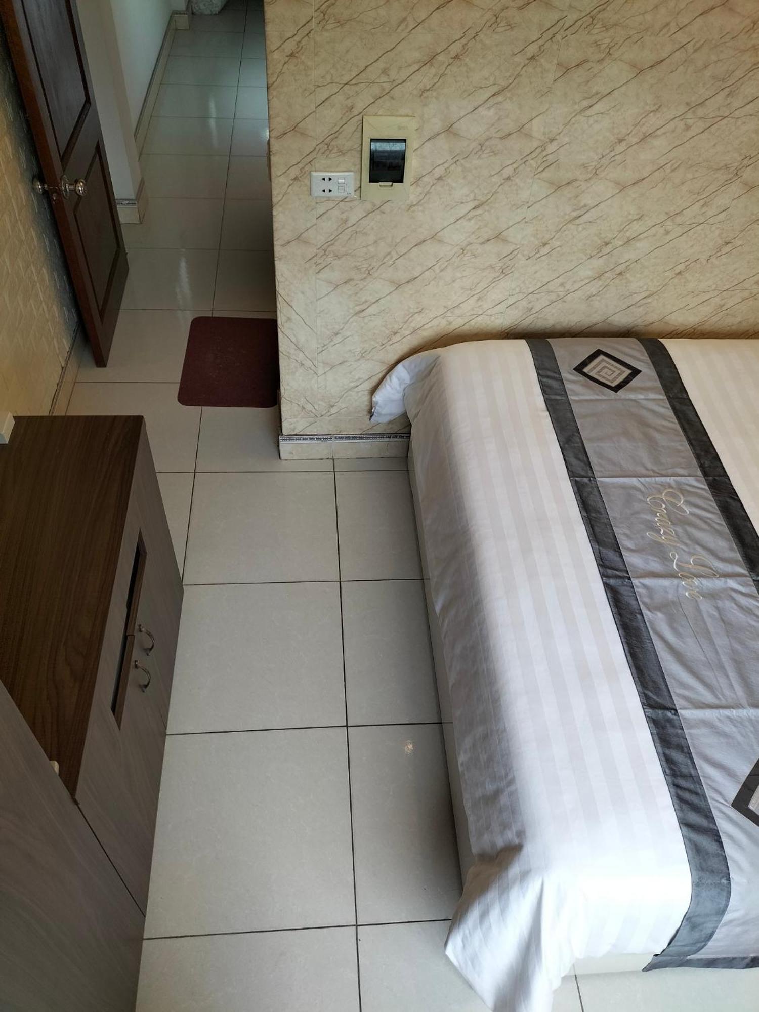 Roma Hotel Noi Bai airport Hanoi Esterno foto