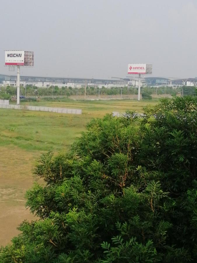Roma Hotel Noi Bai airport Hanoi Esterno foto